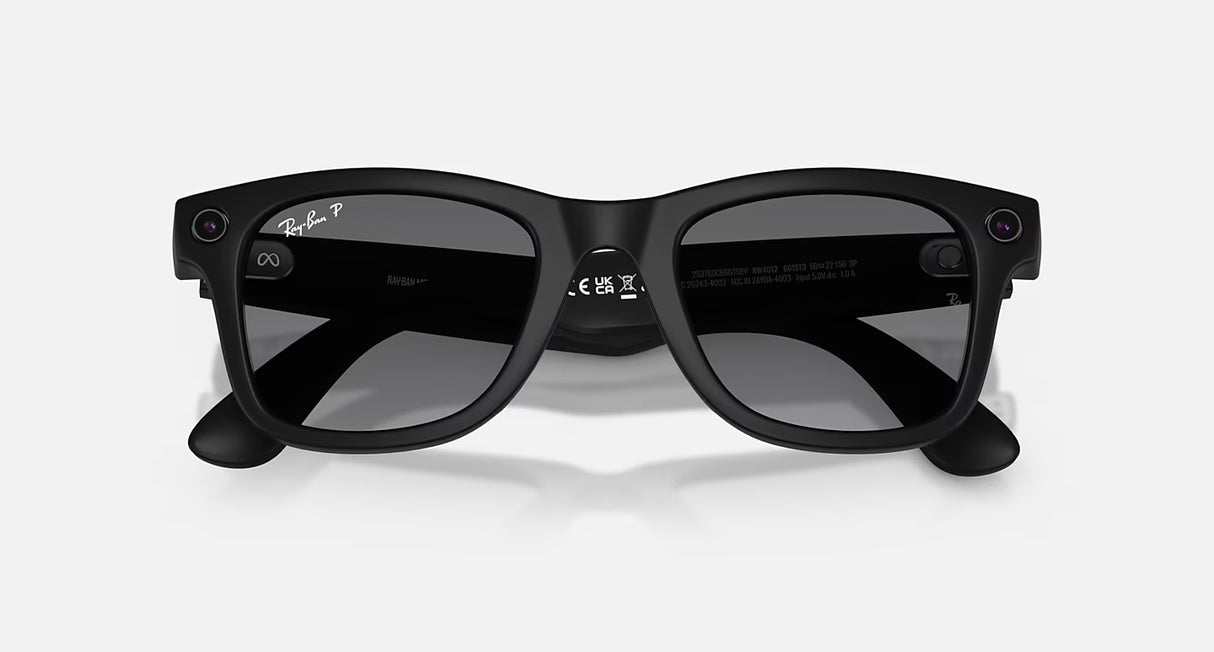 Estuche de carga portátil Ray-Ban Meta Wayfarer con batería 8 horas y 32GB de almacenamiento interno