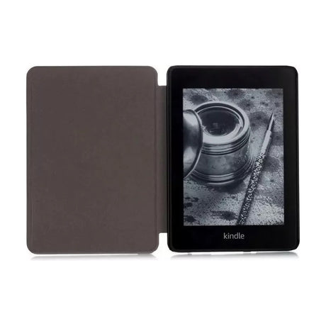 Kindle con funda abierta caso protector marrón